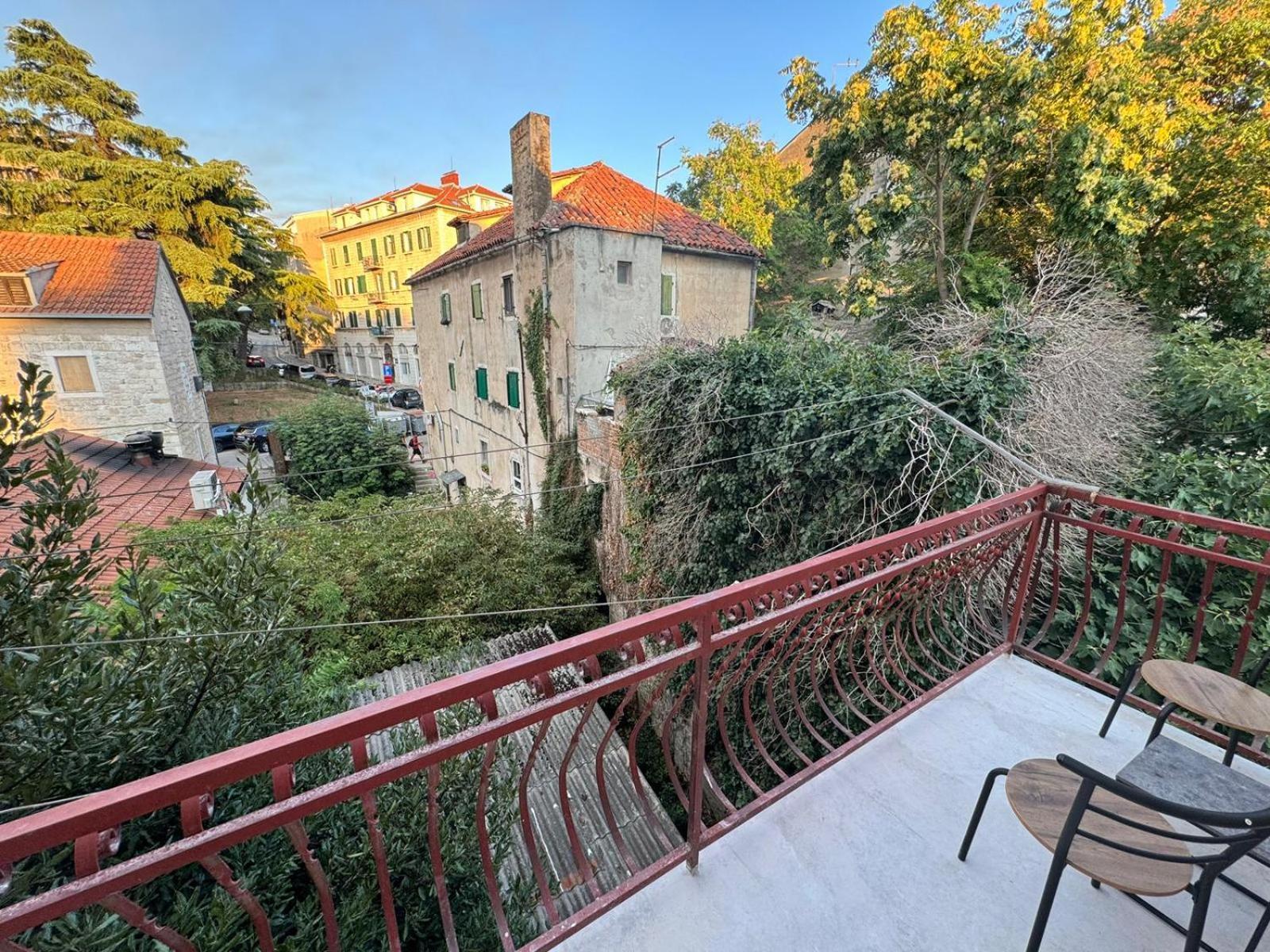 Apartment Exclusive Comfort With Balconies Split