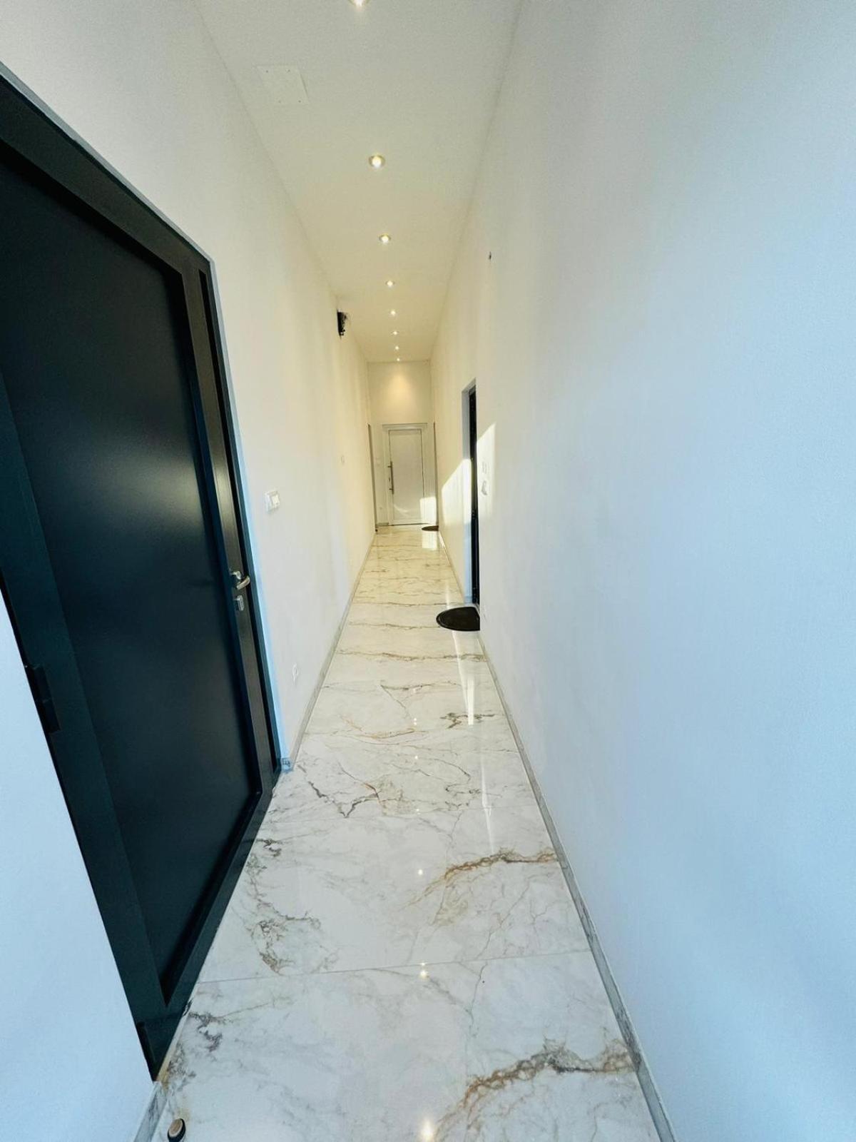 Exclusive Comfort With Balconies Apartment